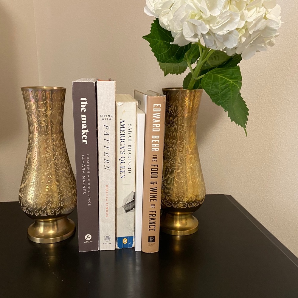 Vintage gold vase. Set of two.